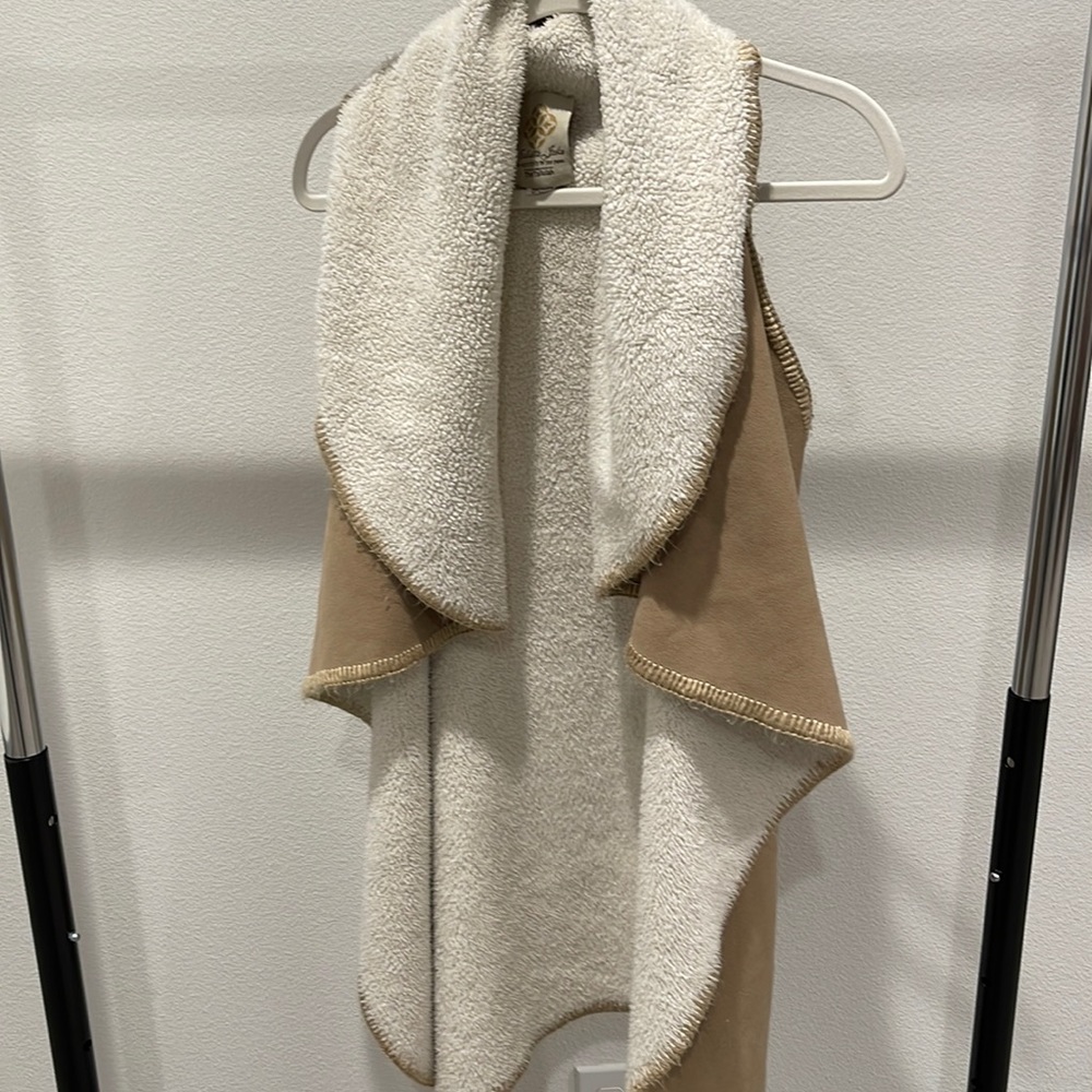 Tan with ivory fleece vest